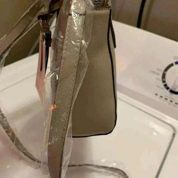 NWT Nine West Women’s Tan Mini Bag With Stripes & Handle - Picture 5 of 7